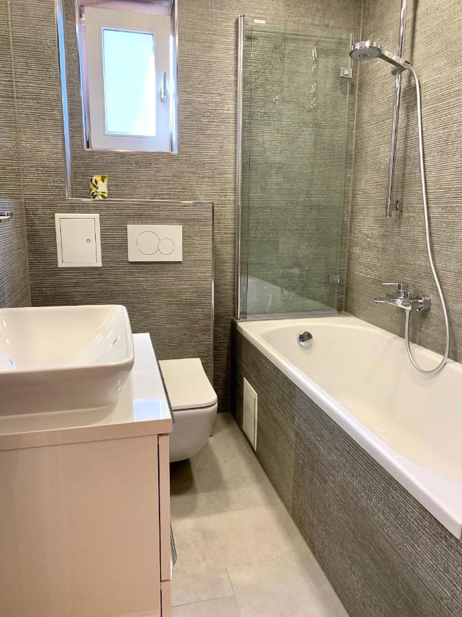Apartment Happy Place Mit Sonnen-balkon Und Stellplatz Nur 400 M Zum *